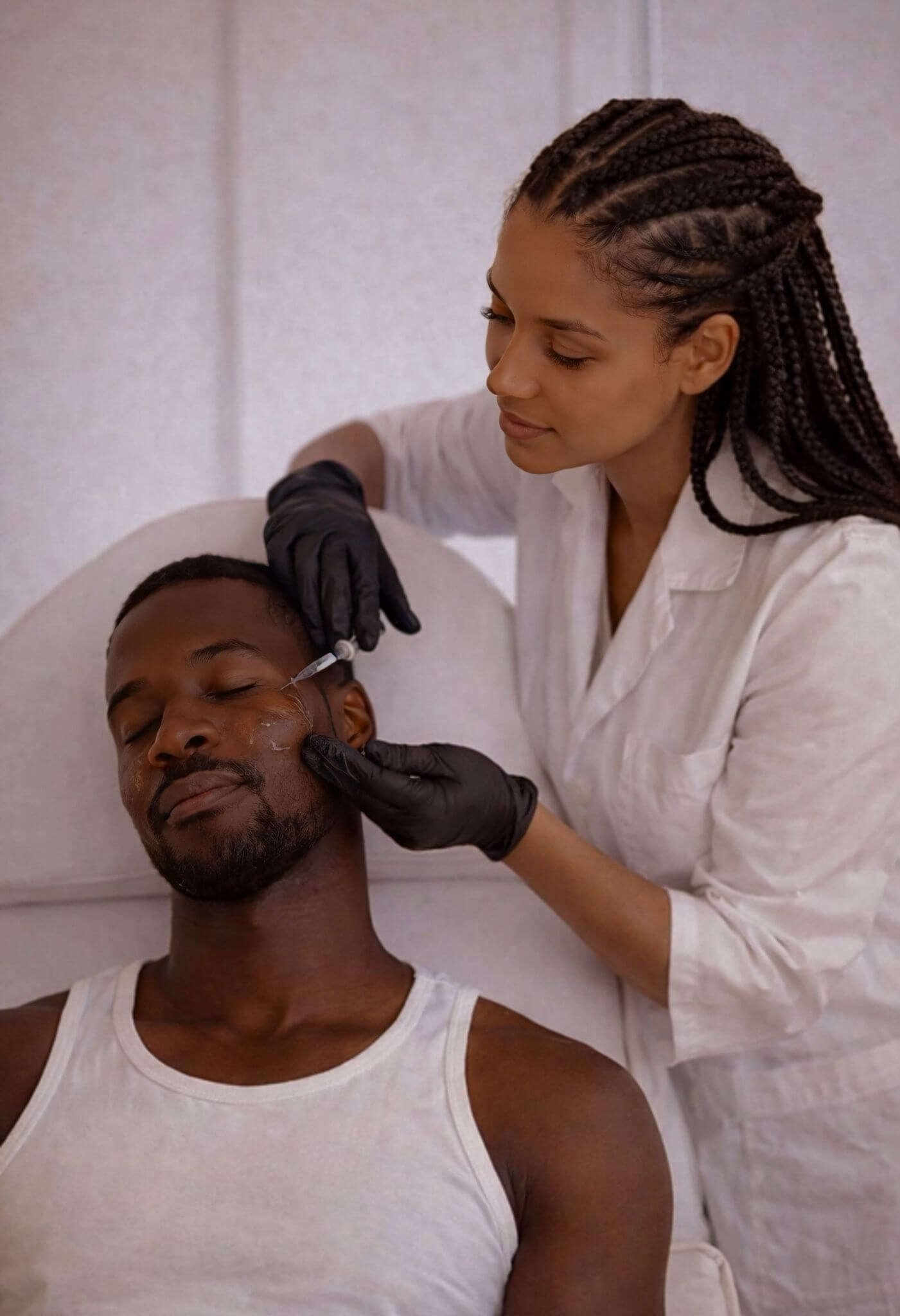 Mésothérapie du visage chez l’homme pour hydrater et revitaliser la peau