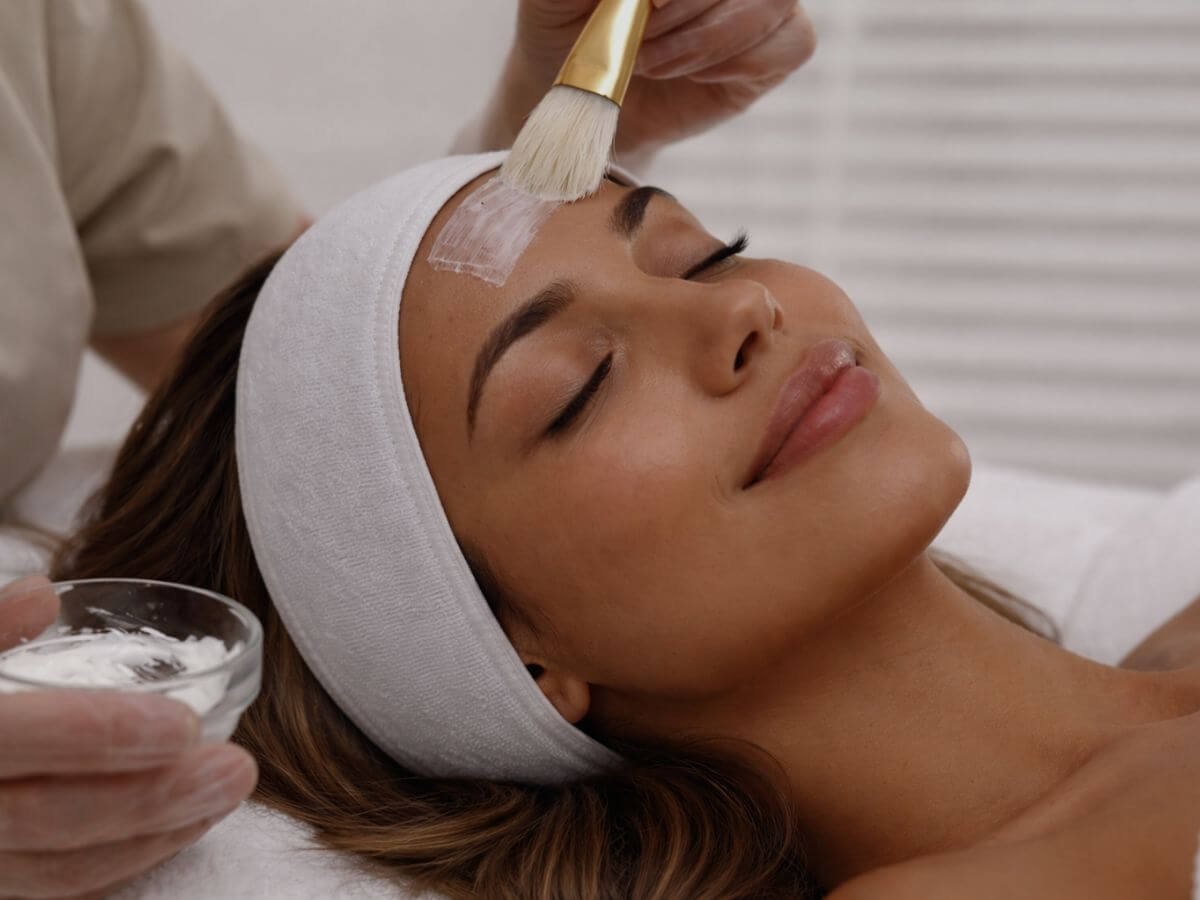 Soin peeling coup d’éclat pour illuminer le teint du visage à Cayenne