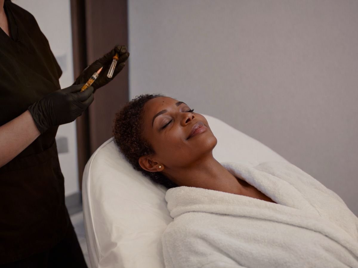 Soin au plasma médical pour revitaliser et régénérer la peau du visage